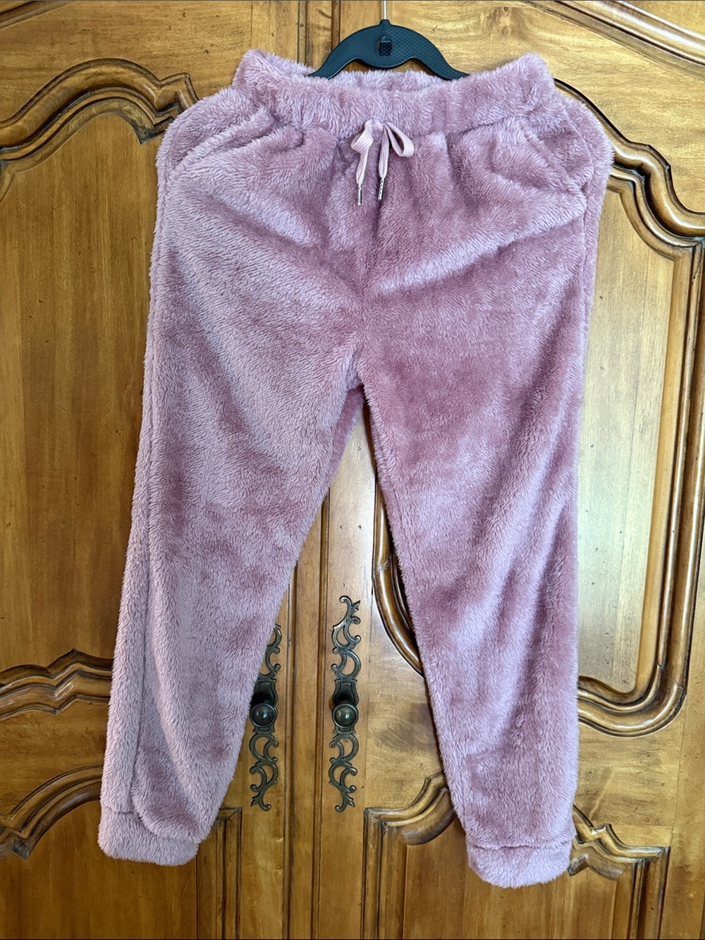 shosho Plush Fleece Joggers in Dusty Pink